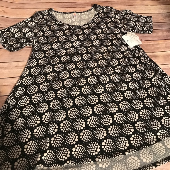 Tops - Large LuLaRoe Perfect tee