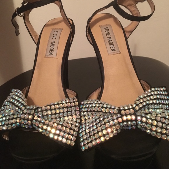 Steve Madden satin rhinestone bow heels - Picture 2 of 4