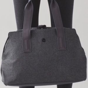 Lululemon go getter bag in gray
