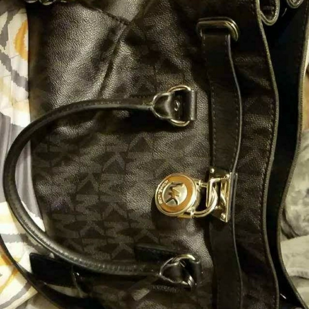 MK black purse