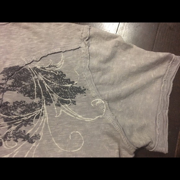 Men's Graphic Tee Size L - Picture 4 of 4