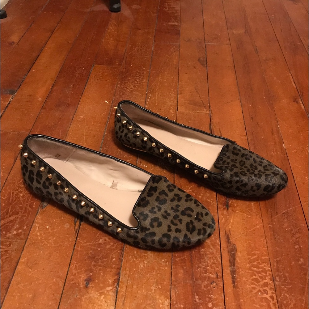 Gorgeous green, faux hair, cheetah studded loafer