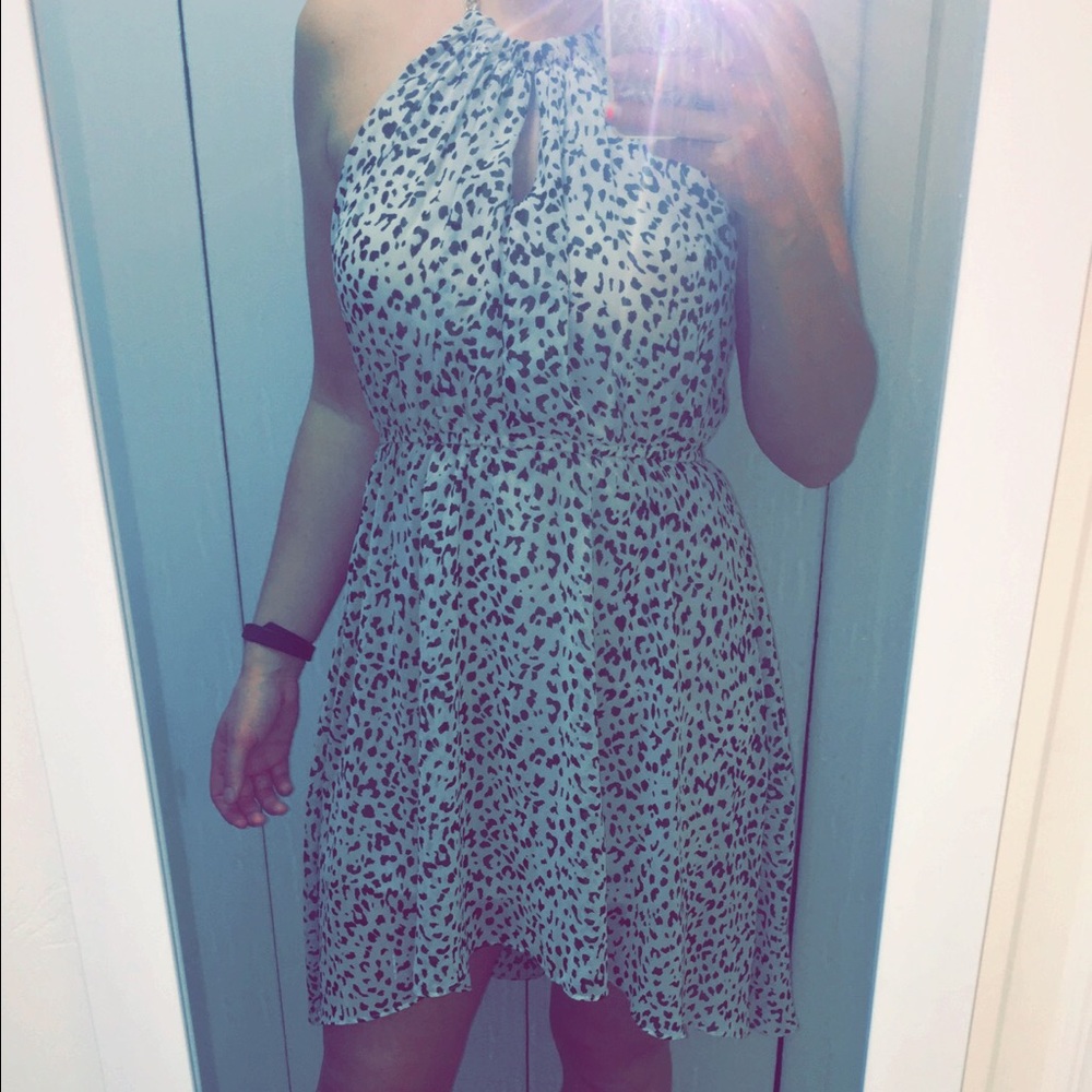 Dress - Picture 2 of 7