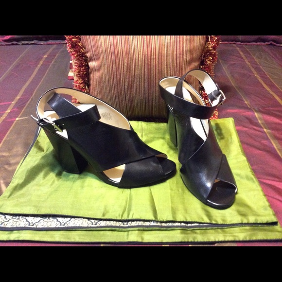 Black Leather ankle strap Sandal SZ12B $55 - Picture 1 of 3