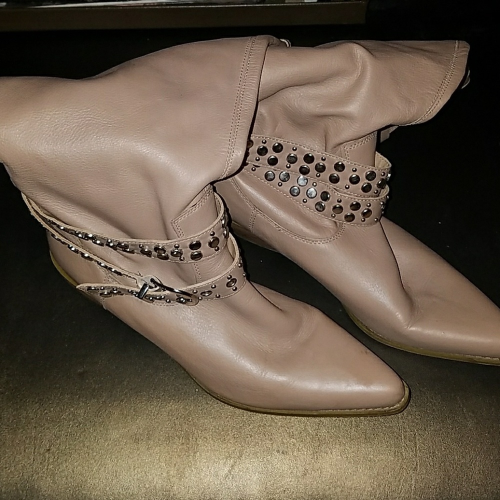 Boots w Studded Buckles