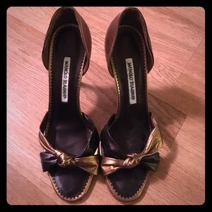 Manolo blahnik copper Brass open toed pumps