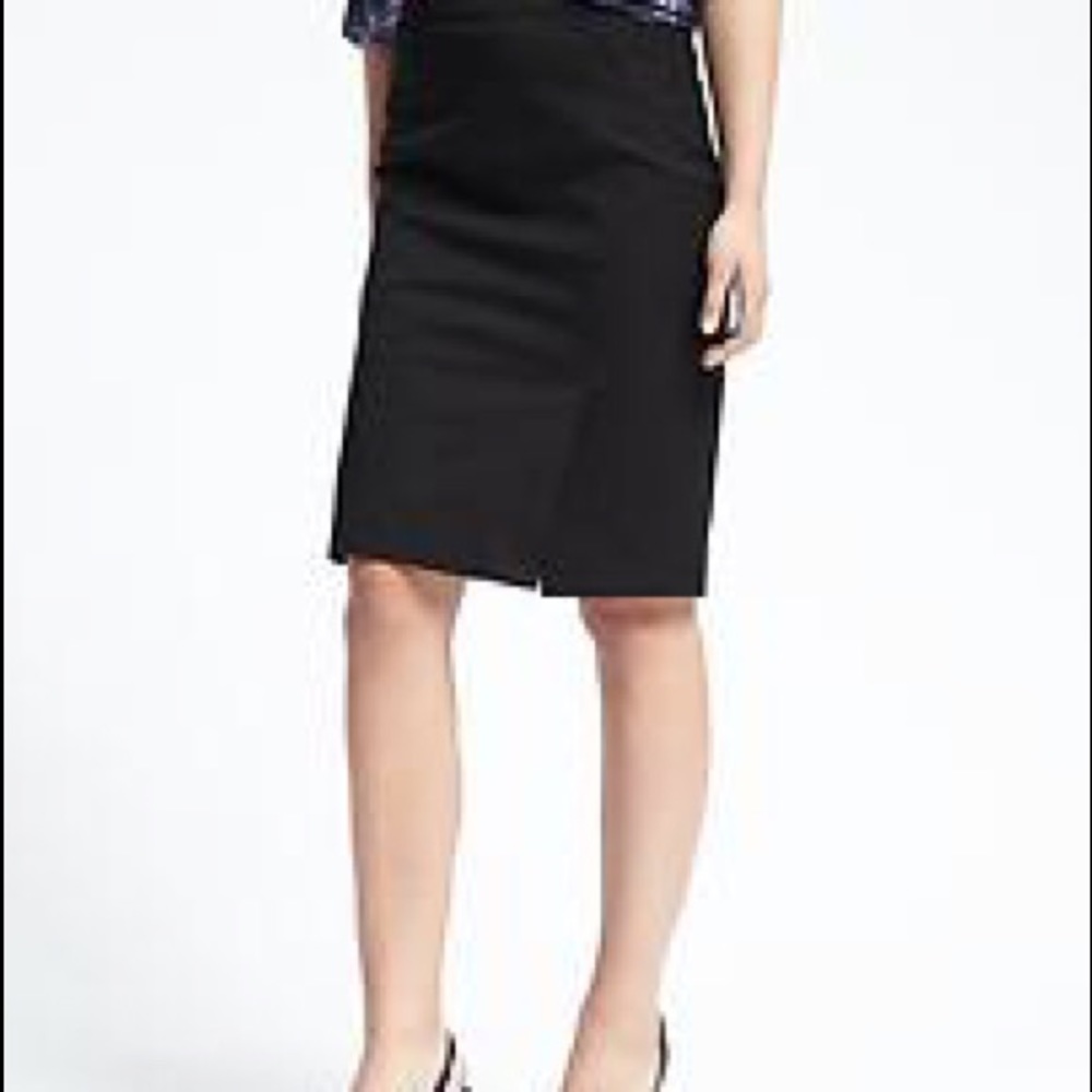 Black BR pencil skirt. Petite size 0