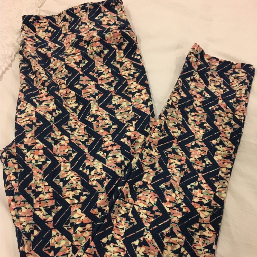 NEW Lularoe TC LEGGINGS