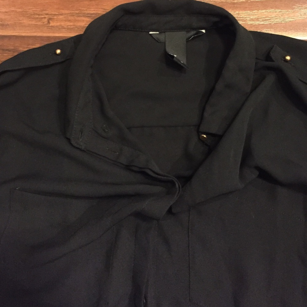 H&m button down - Picture 2 of 3
