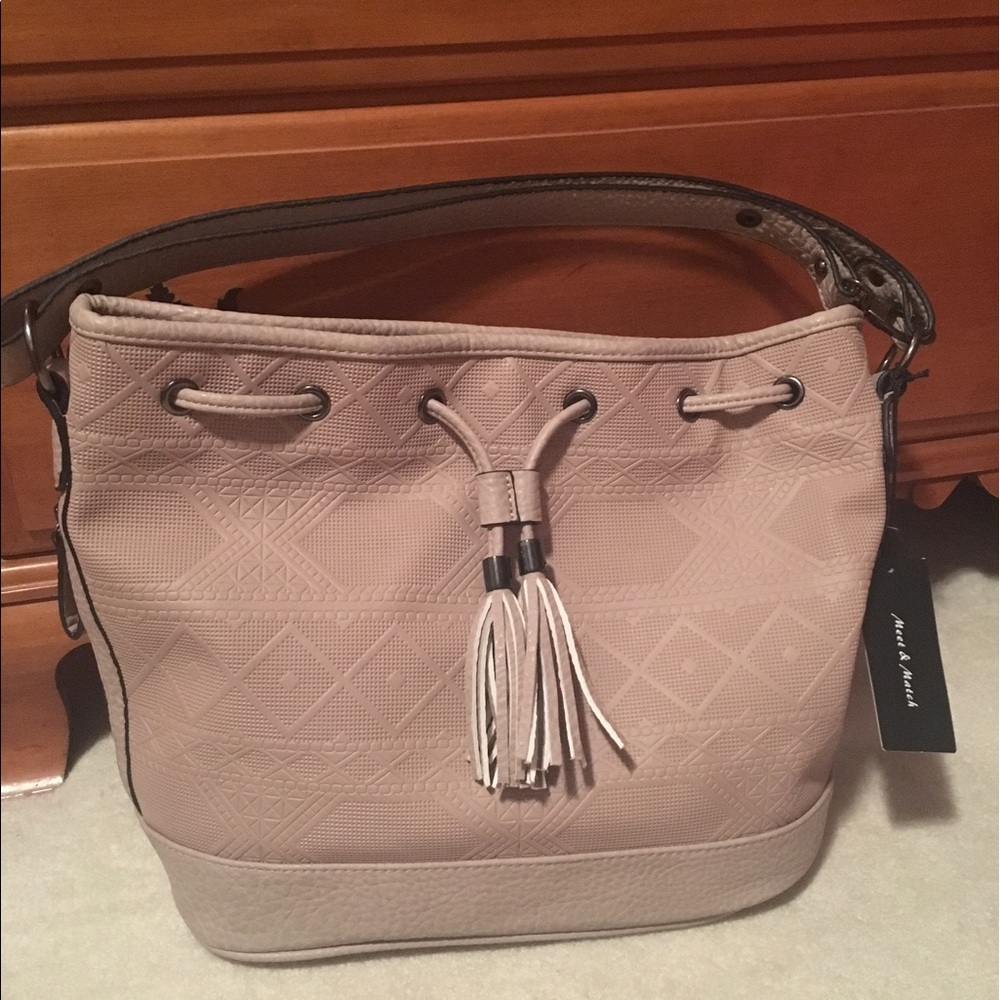 NWT beige hobo purse tassel