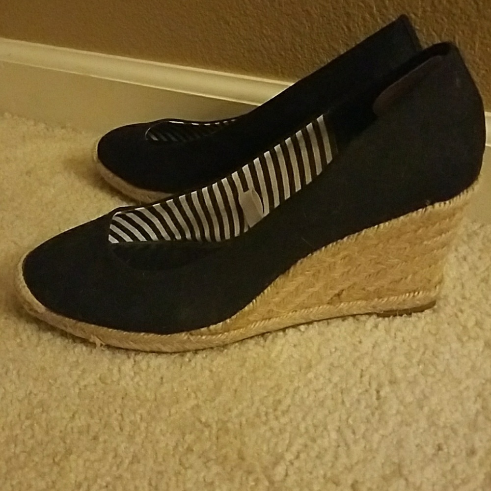 Summer Wedges - Picture 2 of 4