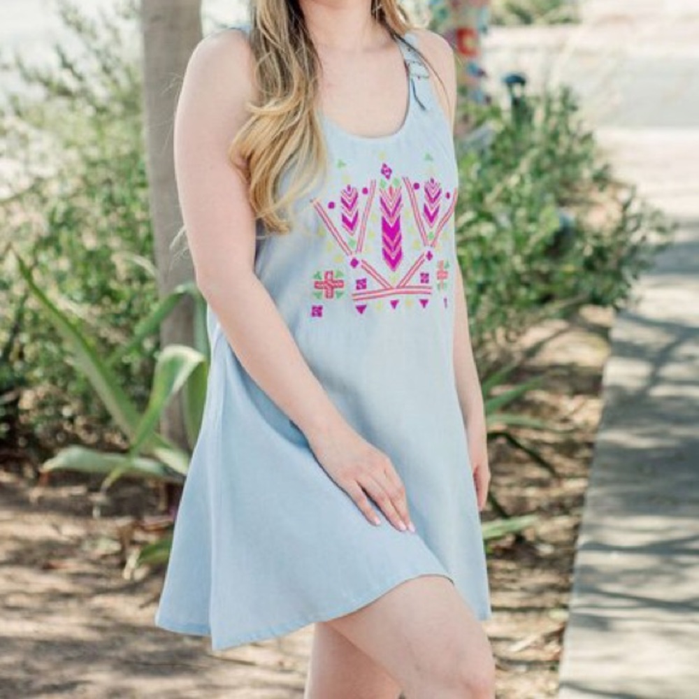 Dress - Picture 2 of 3