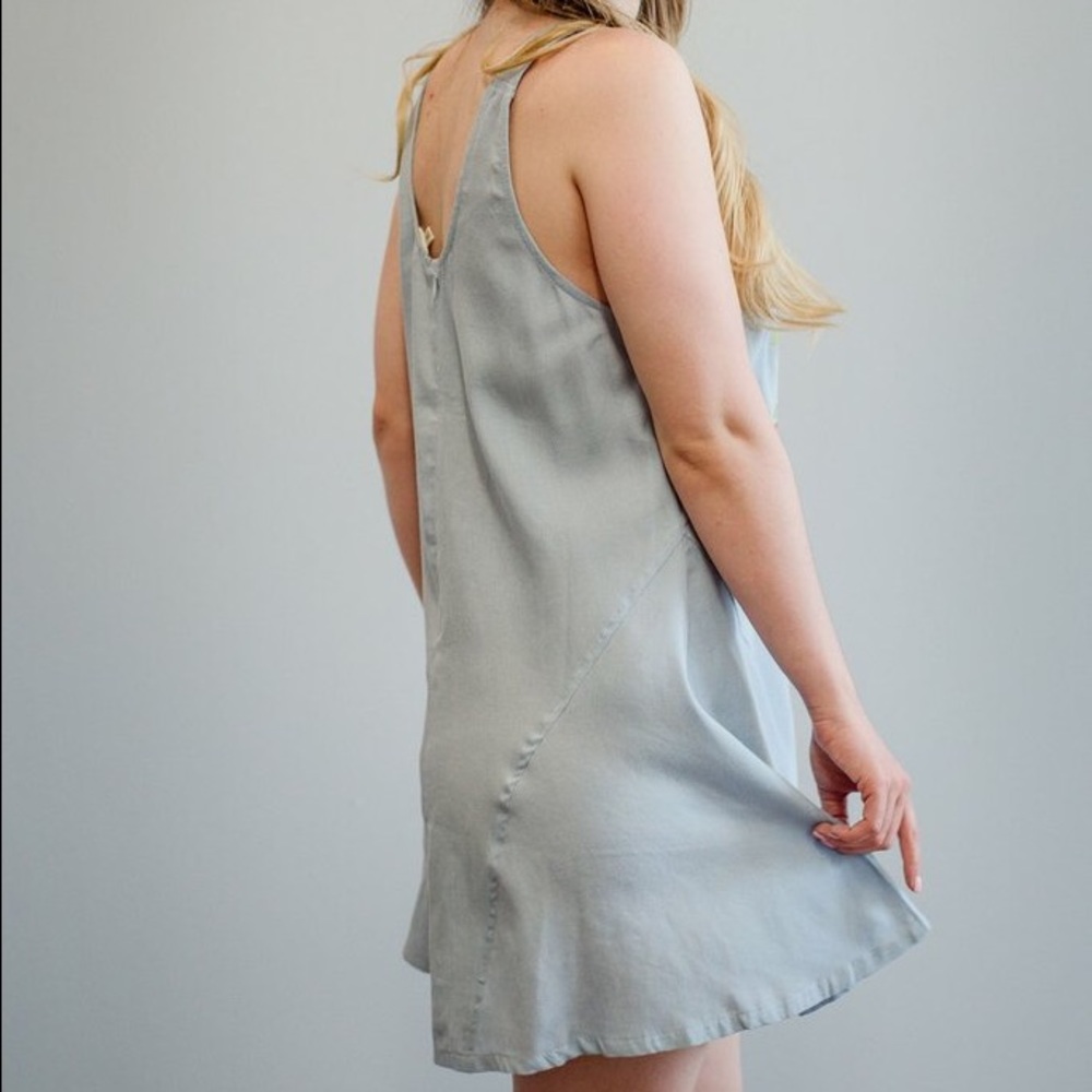 Dress - Picture 3 of 3