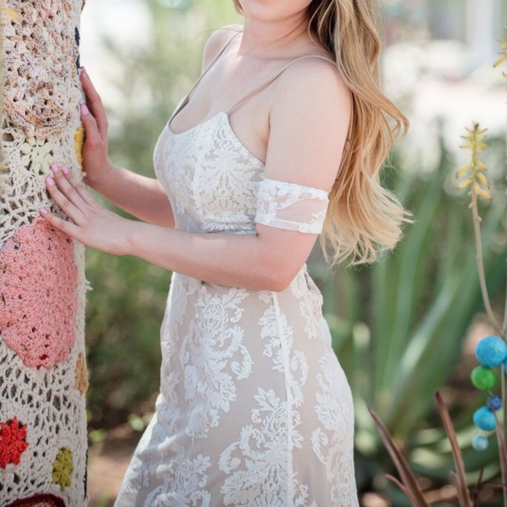 Dress - Picture 2 of 3