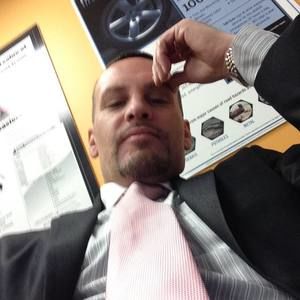 Meet your Posher, Derek