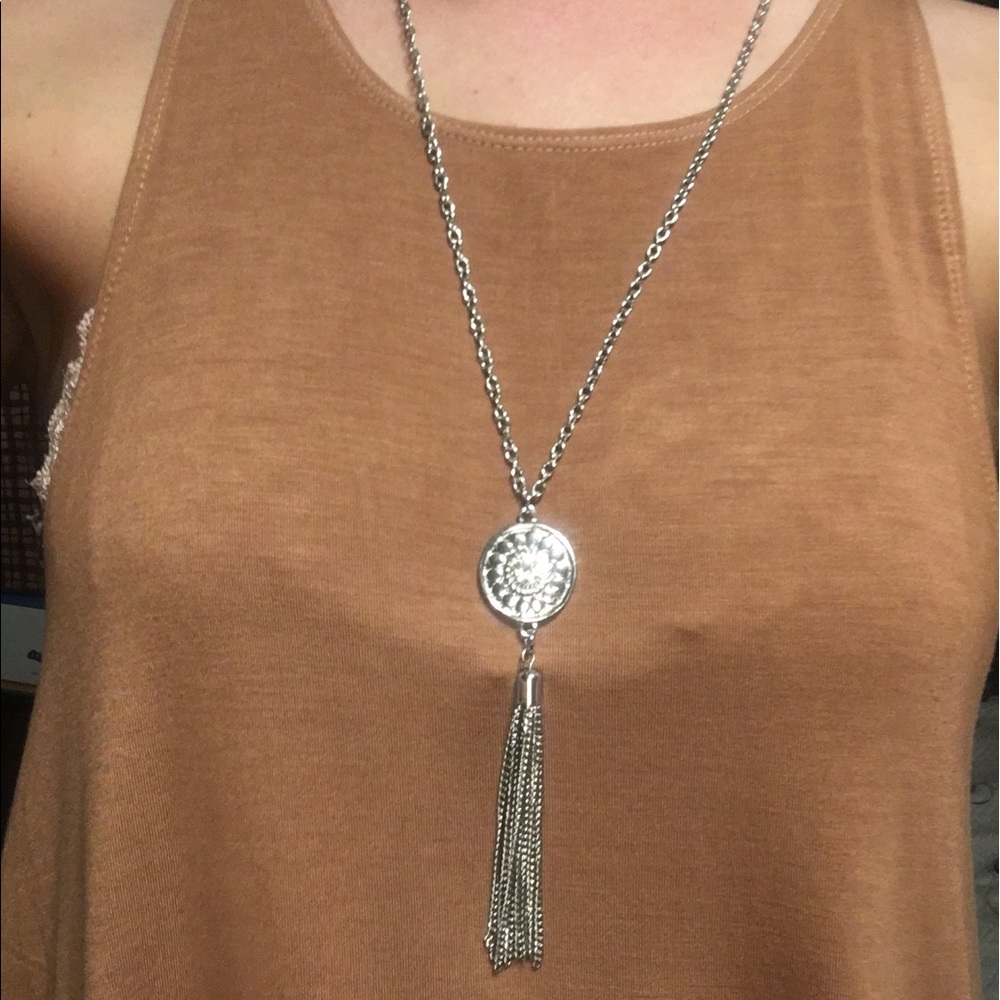 NWOT charming Charlie necklace