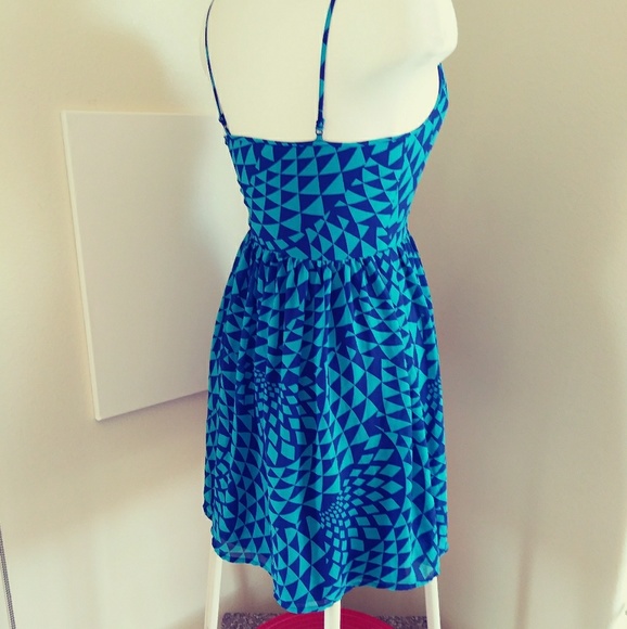 Geometric  Dress - Picture 2 of 3