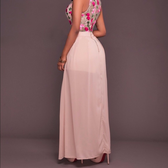 clearence Sale! Embroidered beige/pinkish maxi - Picture 3 of 4