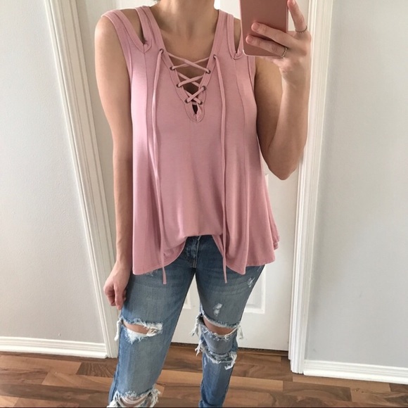 Boutique Tops - ⭐️SALE NWOT Blushing Double Strap Lace Up