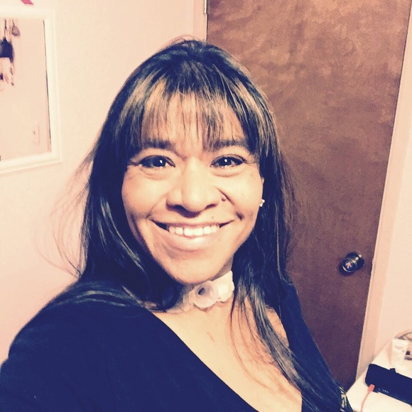 Meet your Posher, Tawnya - Picture 2 of 2