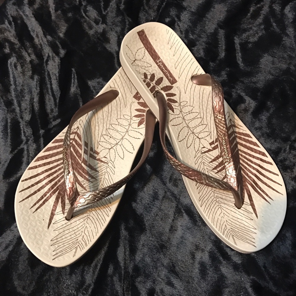 Impanema Brown Copper Flip Flops