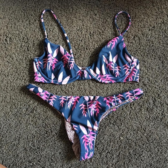 ❌SOLD❌Acacia Heliconia Set - Picture 1 of 1
