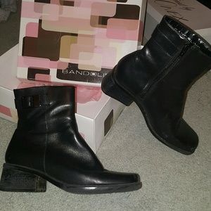 Square-toe ankle boots