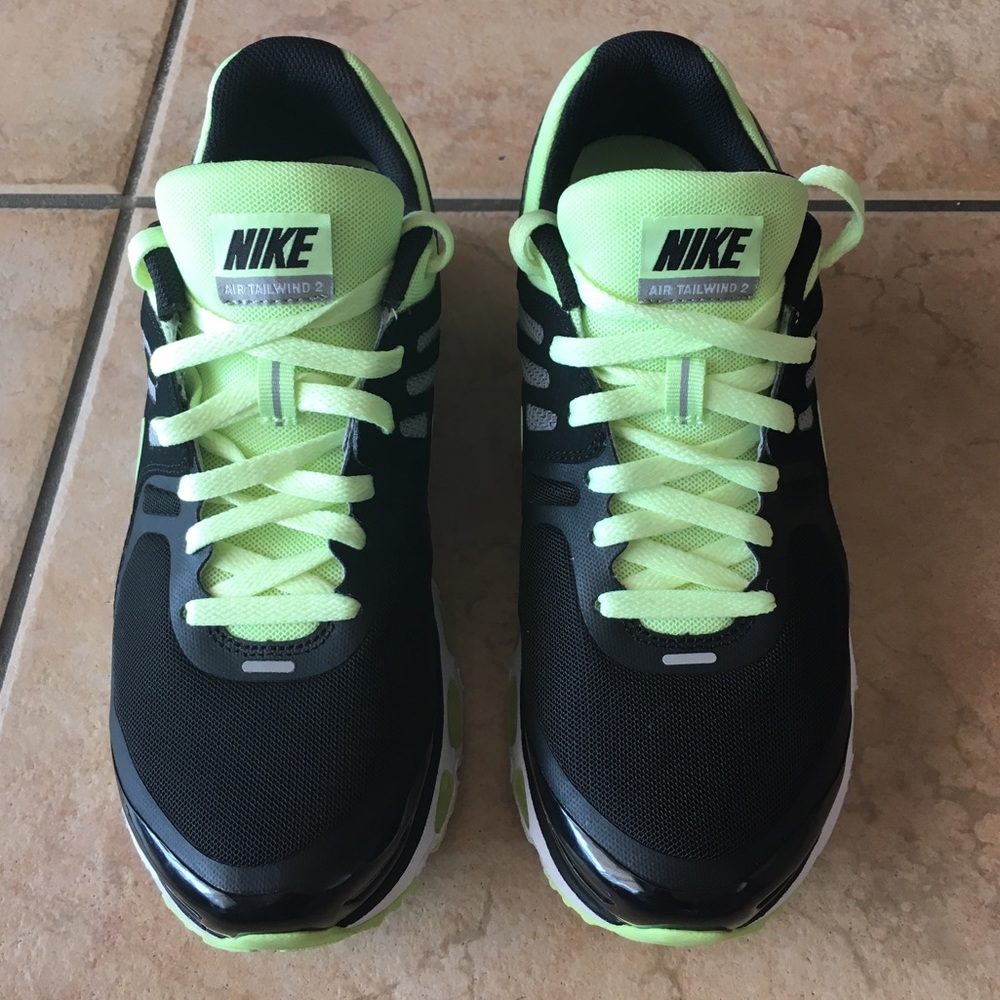 Nike Air Max Tail Wind 2 Running Cross Training 👟
