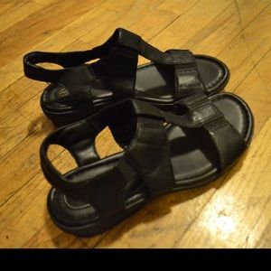 Black leather Clarks sport sandal size 7