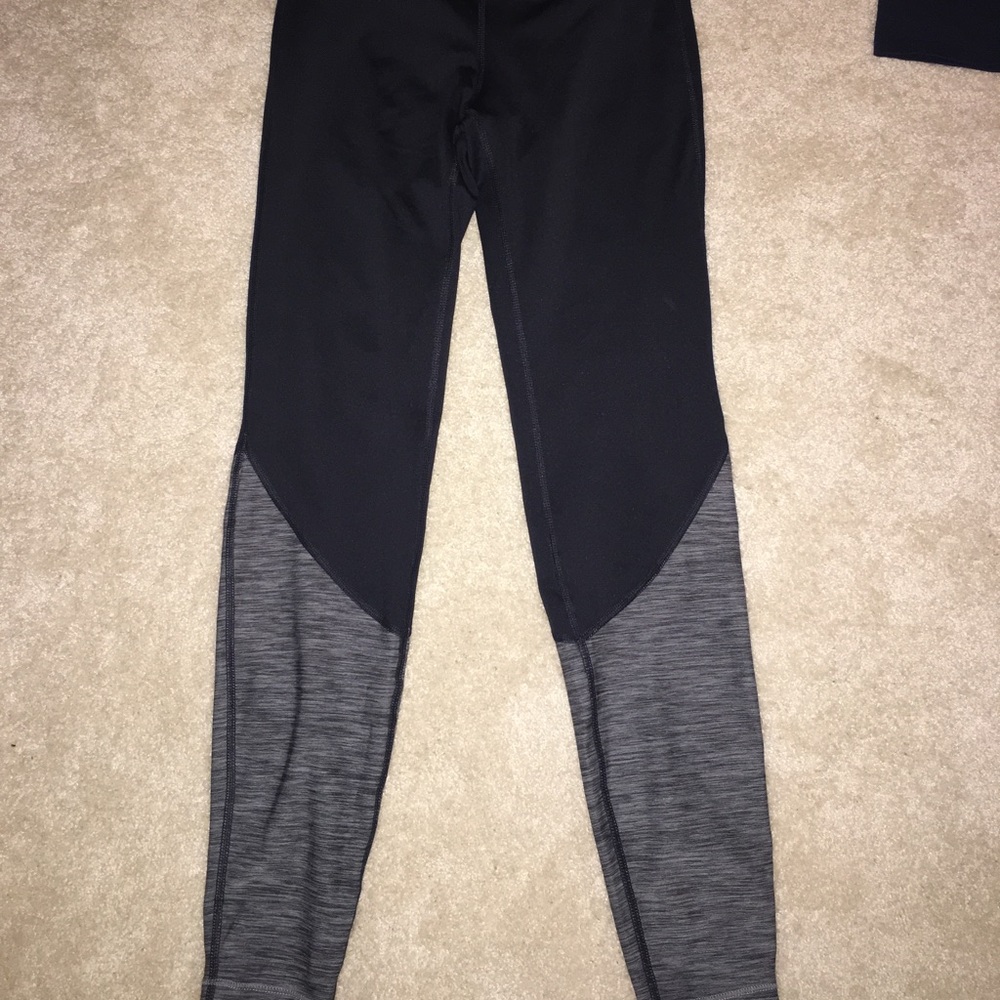 Never worn H&M workout leggings