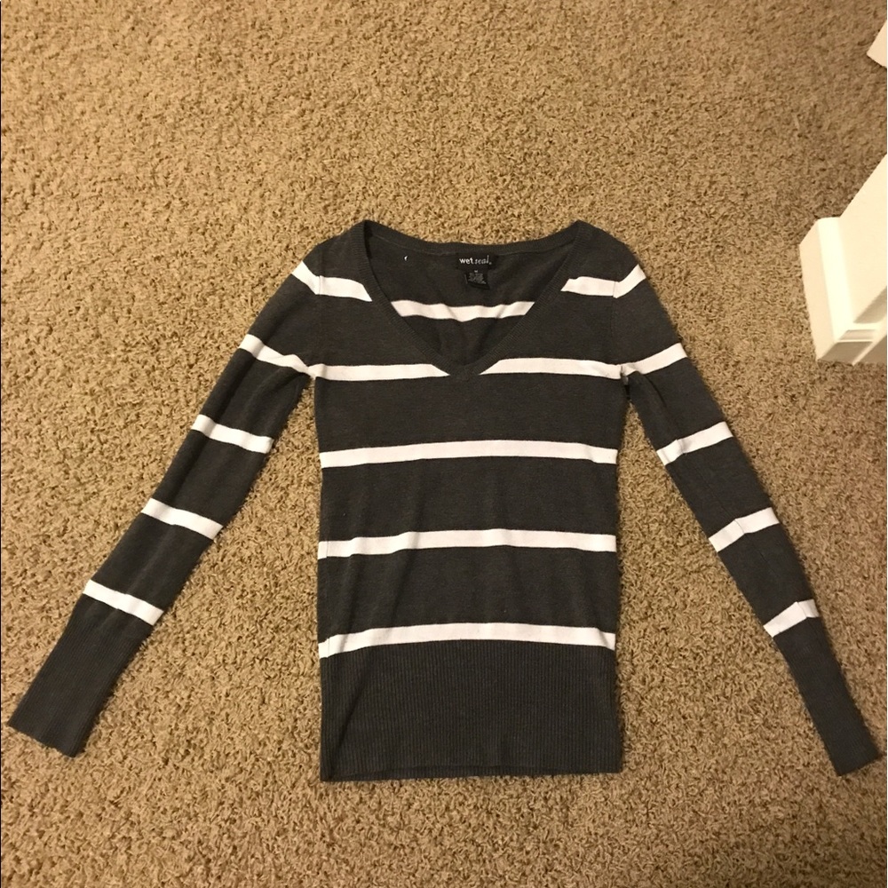 Striped v-neck sweater