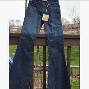 Levi's Re-issued 1970 Bell Bottoms🌻