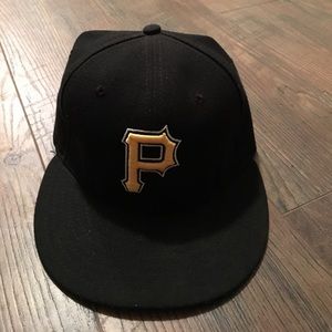 MLB 59Fifty Flat Bill hat Size 7. Pirates.