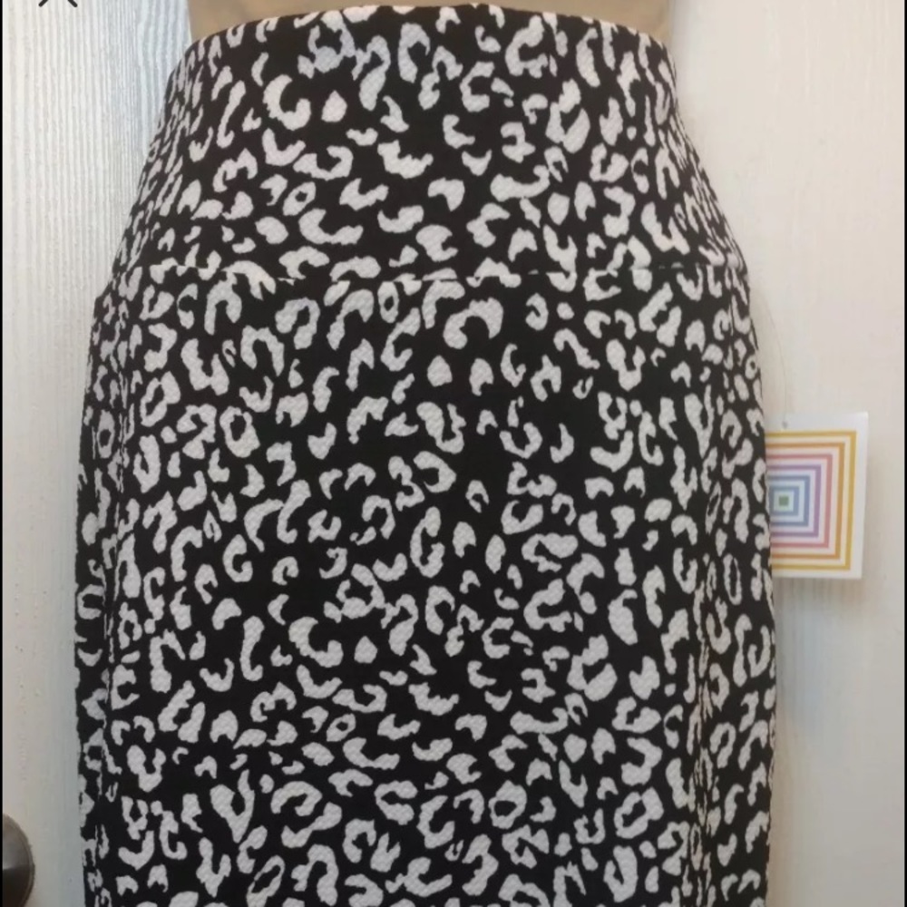 Lularoe Cassie Skirt Black & White Cheetah Print