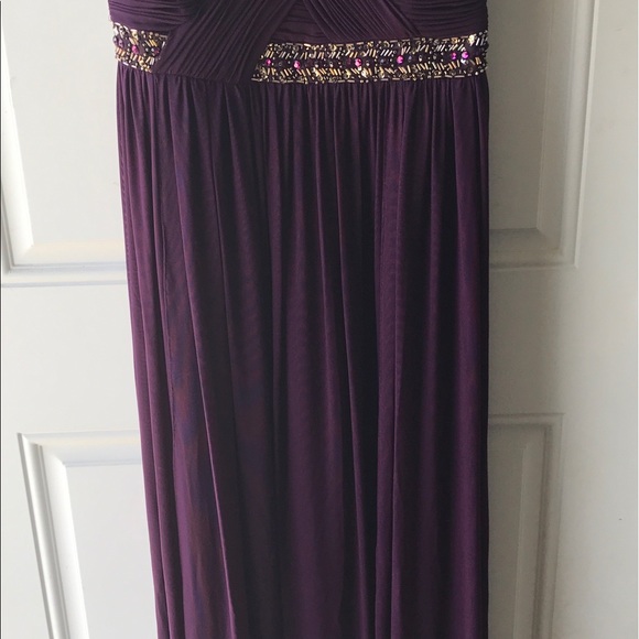 Gown - Picture 2 of 3