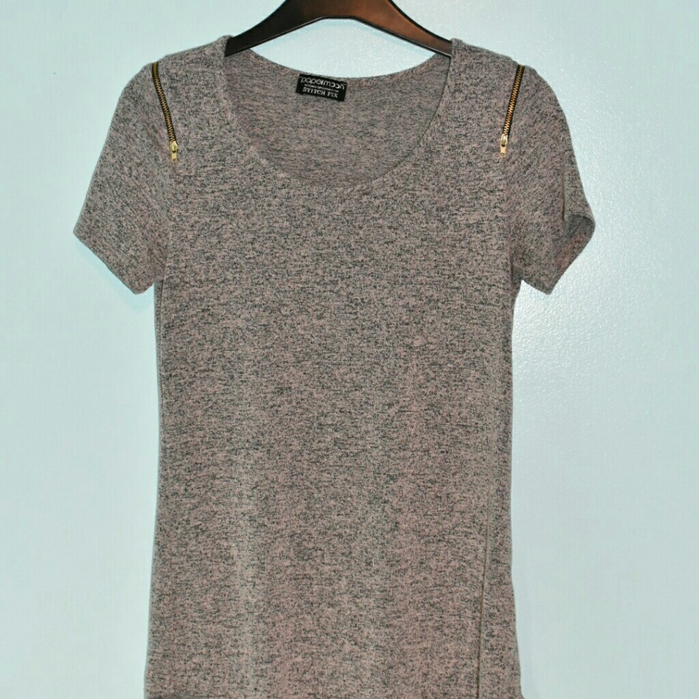 Stitch Fix Top pink and grey with zippers