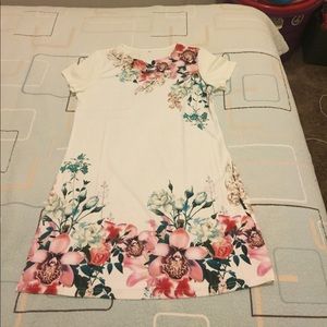 Cute Spring Floral Dress! 😘