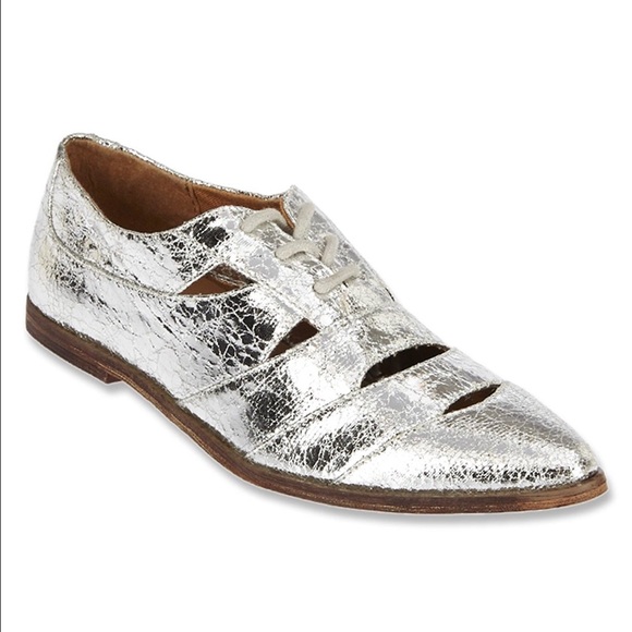 Distressed Metallic Silver Cutout Loafers Oxford - Picture 5 of 6