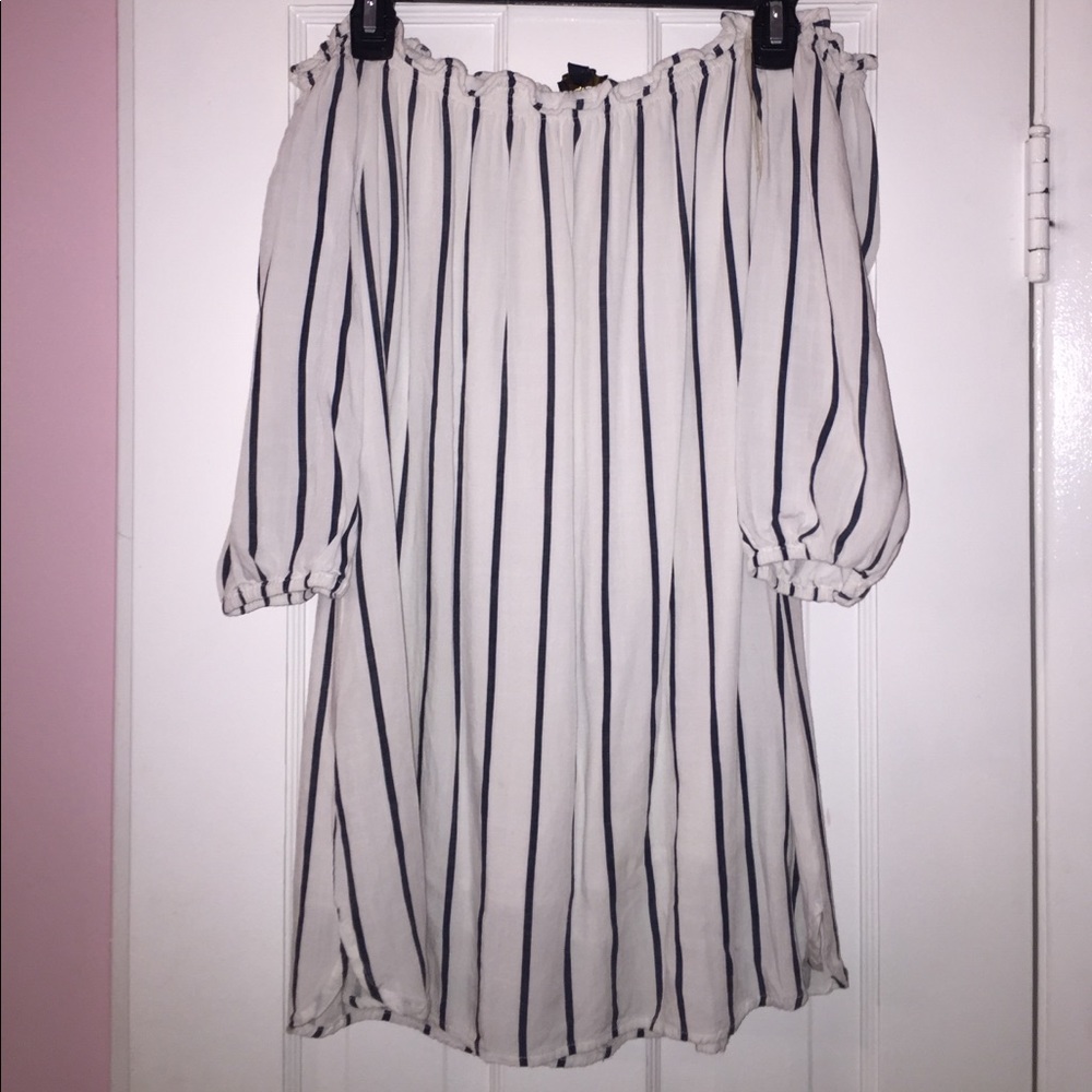 OFF THE SHOULDER STRIPED DRESS