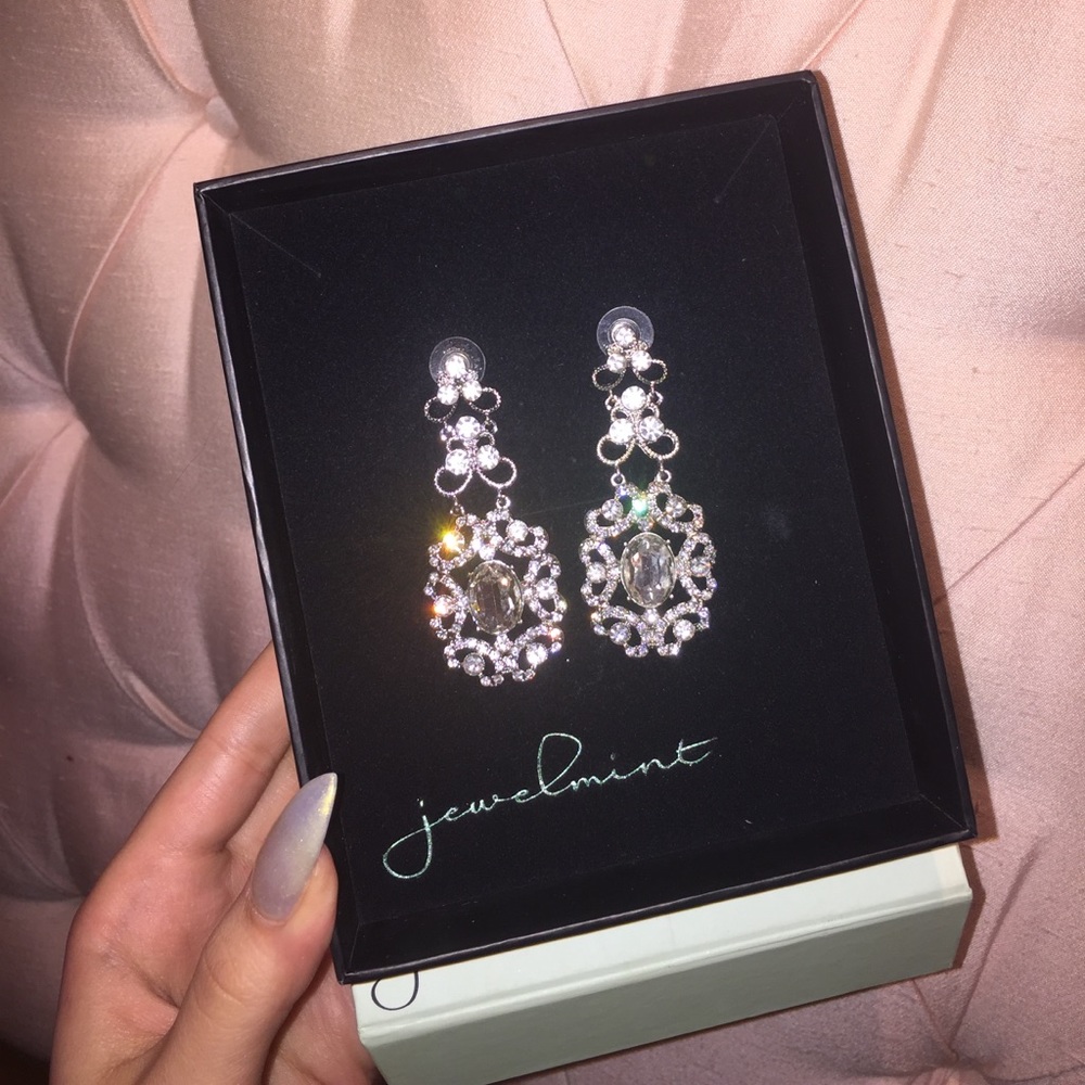 Jewelmint Versailles crystal earrings
