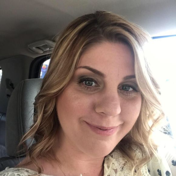 Meet your Posher, Stacey - Picture 2 of 2