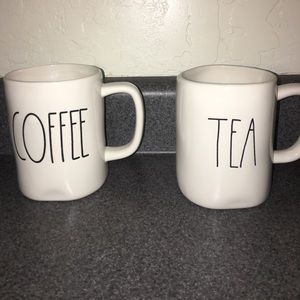 Rae Dunn mug set