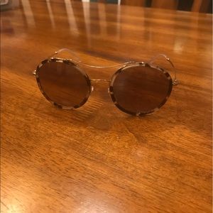 Gucci round-frame sunglasses!