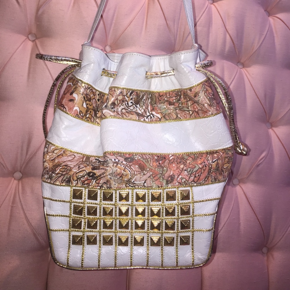 Vintage shoulder bag