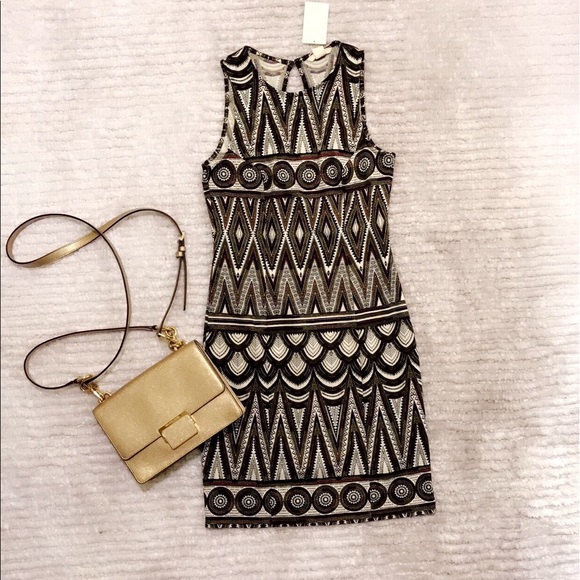 Dresses & Skirts - Aztec print dress