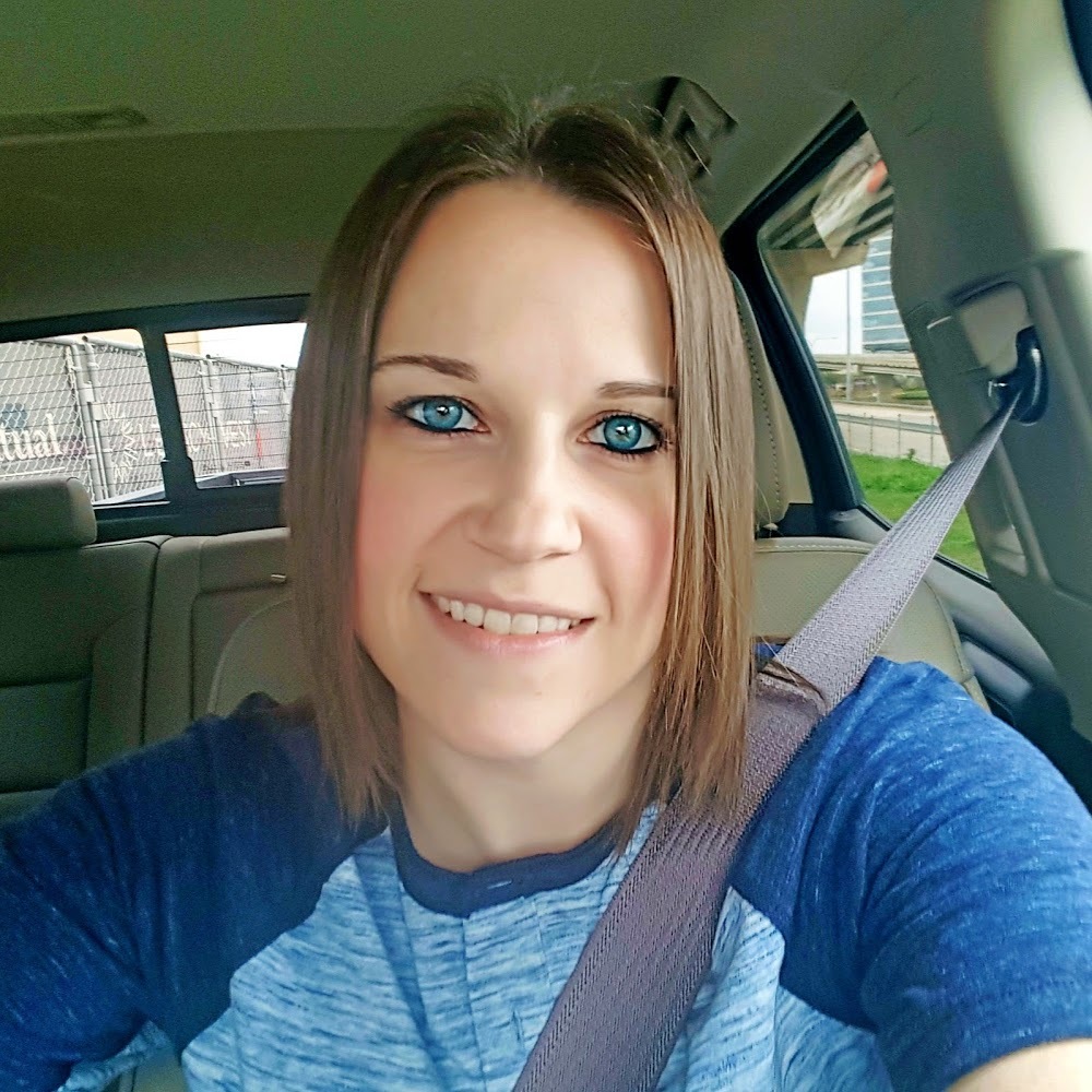 Meet your Posher, Leslie