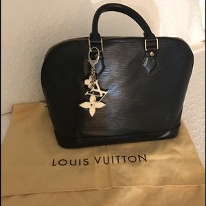 Pre-loved Authentic Louis Vuitton black Alma.
