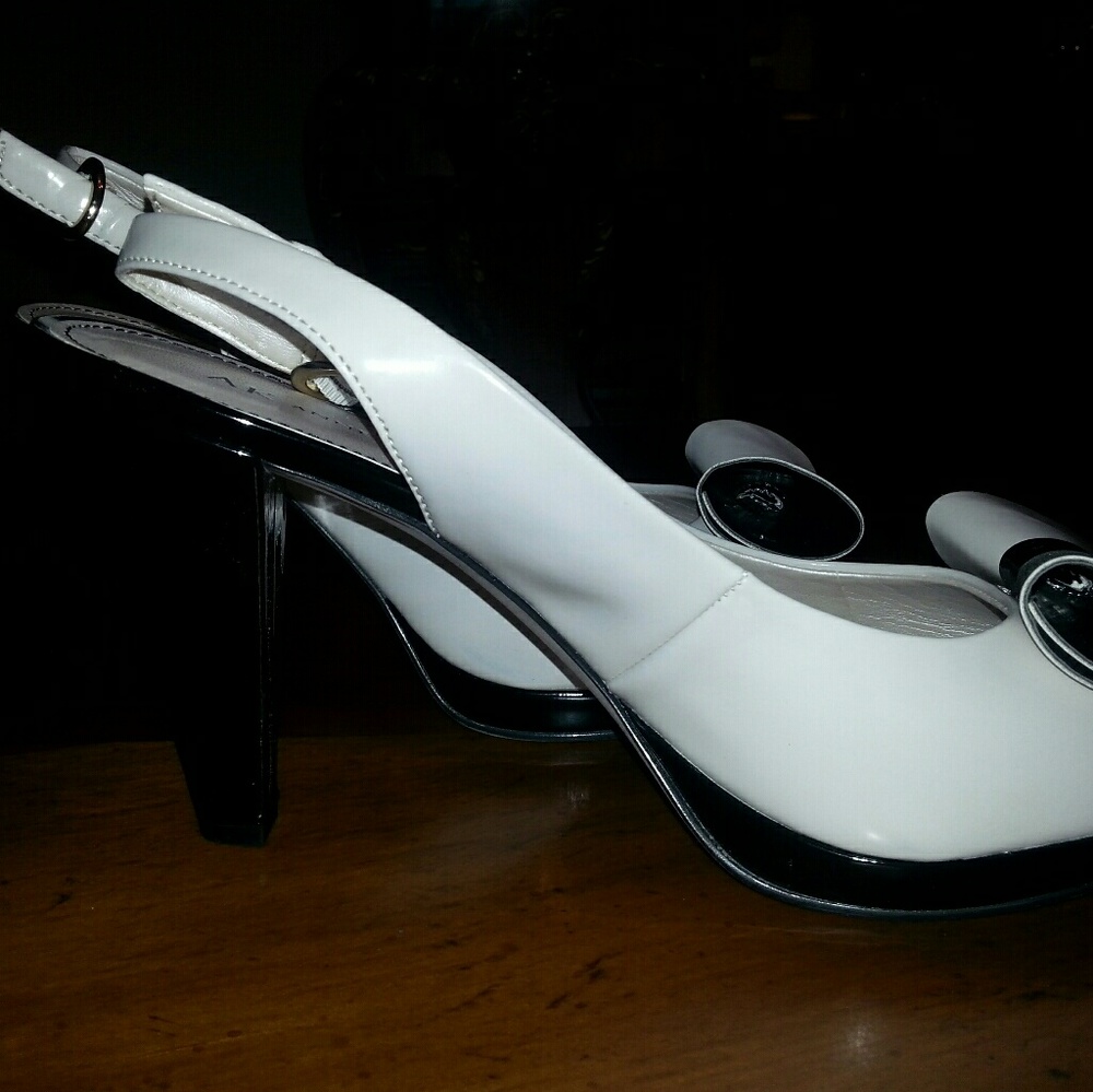 Shoes - Picture 2 of 3