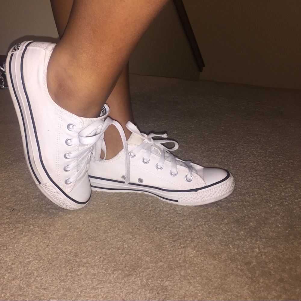 White two tounge converse ,