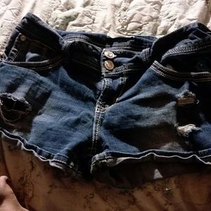 No Boundaries Shorts size 17